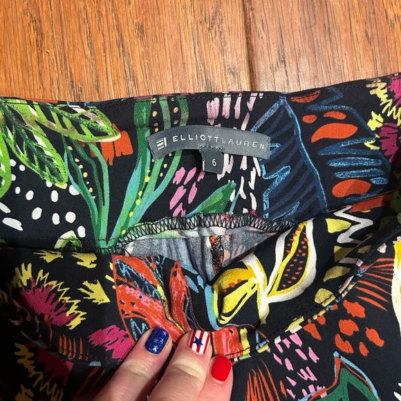 Elliott Lauren Leggings with Artistic Print Size 6 - Picture 4 of 4